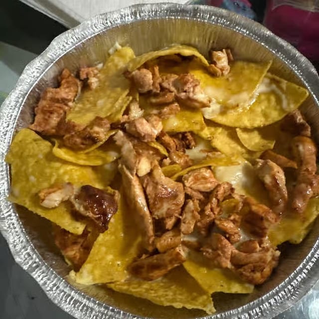 Grilled chicken nachos.