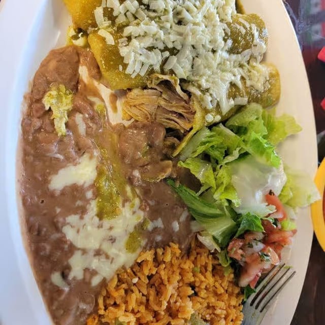 Enchiladas verdes.