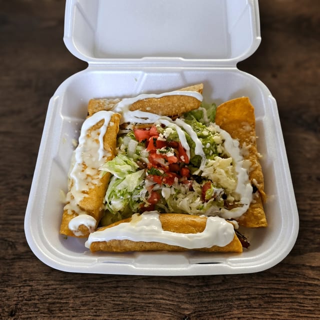 Taquitos dorados.